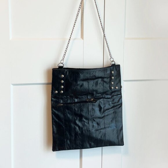 Vintage Black leather snake pattern bag with silver studs and chain strap - Picture 4 of 10